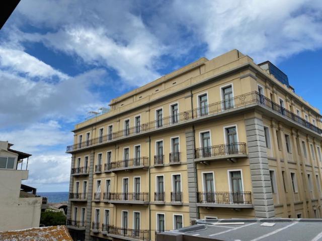 Kentia Modern/Artistic City Apartment イラクリオン エクステリア 写真